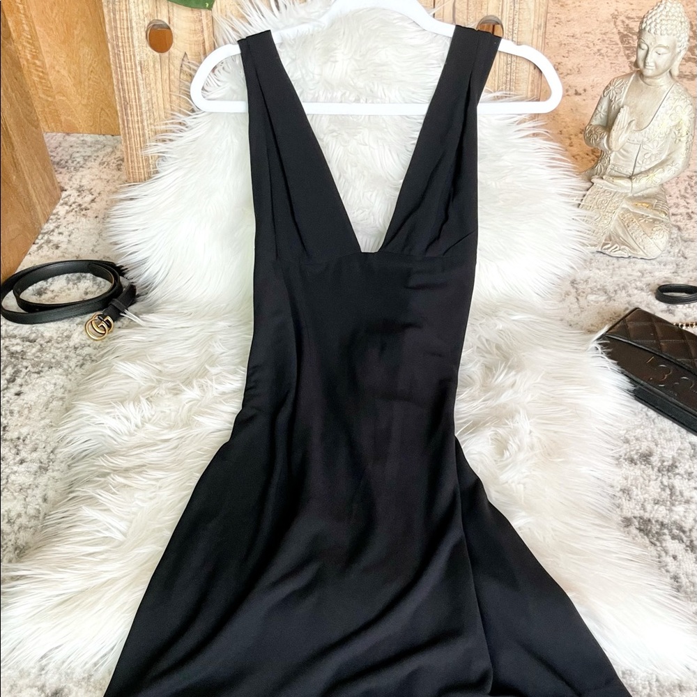 CLASSY BLACK DRESS - Picture 2 of 3